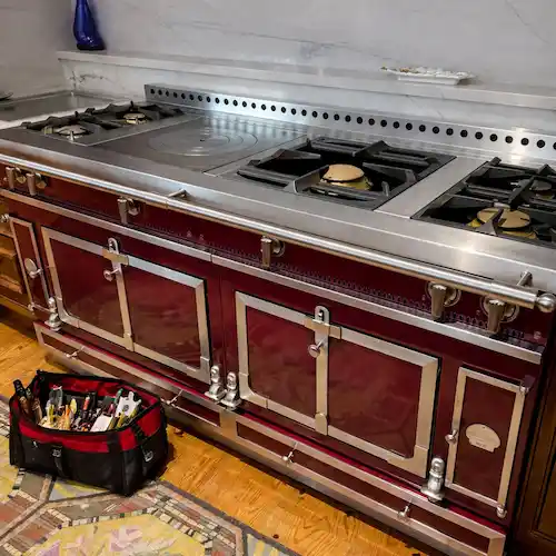 Technician providing La Cornue range repair in Los Angeles